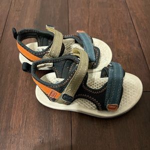 Oshkosh Toddler Sandals, Velcro, size 6, machine washable